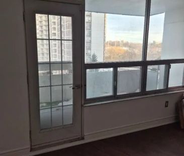 10 Edgecliffe Golfway #712 - Photo 2