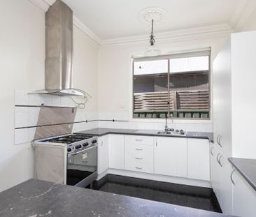 Lovely Home Close To Central Ballarat - Photo 5