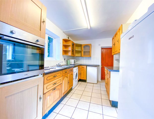 5 bedroom semi-detached house to rent - Photo 1