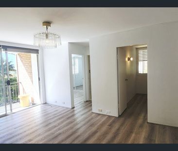 Bright & Stylish Parkside Living l Centennial Park Retreat - Photo 4