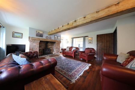 6 bedroom detached house to rent - Photo 4