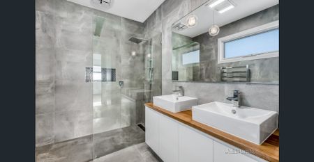 Modern Townhouse in a Prime Essendon Location - Photo 5