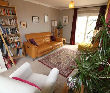 4 bedroom semi-detached house to rent - Photo 3