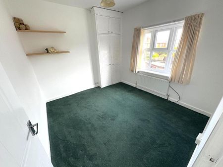 3 bedroom end of terrace house to rent - Photo 3