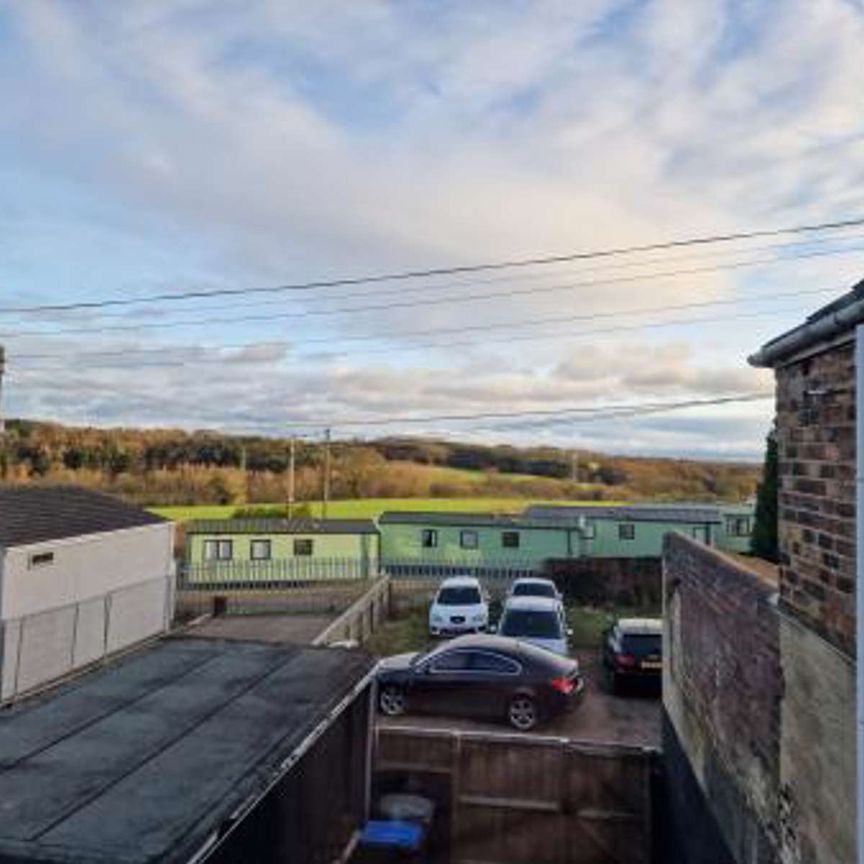 19 High Street South - Langley Moor Room 2 - Photo 1