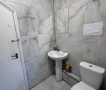 Room in a Shared House, Lordship Lane, N17 - Photo 2