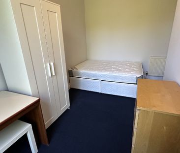 Marchmont Crescent, Marchmont, Edinburgh, EH9 1HG - Photo 3