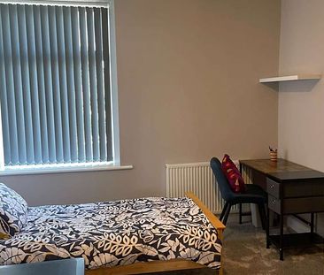 Beautiful brand new rooms available - all bills included - Photo 1