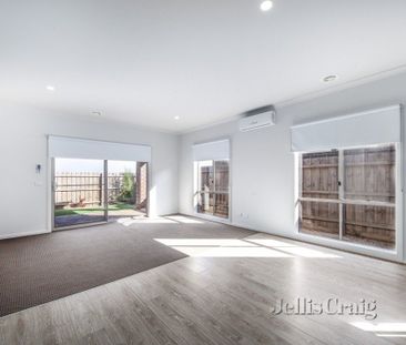 10 Canopy Way, Werribee - Photo 2