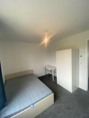 5 bedroom terraced house to rent - Photo 4