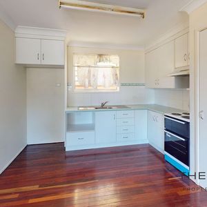 Neat & Tidy Unit In A Convenient Location! - Photo 2