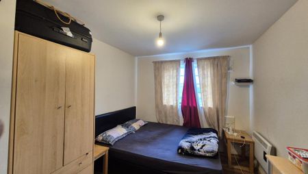 2 bedroom flat to rent - Photo 2