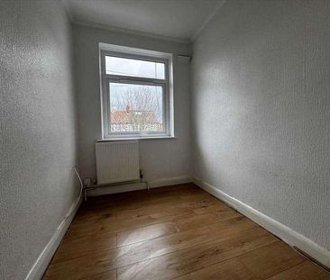 Rushden Gardens, Ilford, IG5 - Photo 1