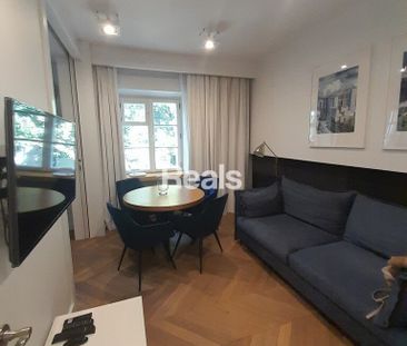 Warszawa, Śródmieście, Stare Miasto, Mostowa – zdjęcie 2