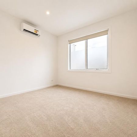 Luxury Modern Townhouse in a Convenient Reservoir Location - Photo 4