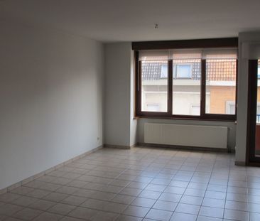 Centraal gelegen appartement met 2 slpk, terras en parking. - Foto 1