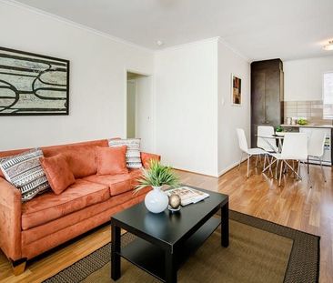 Beautifully maintained apartment - Photo 3