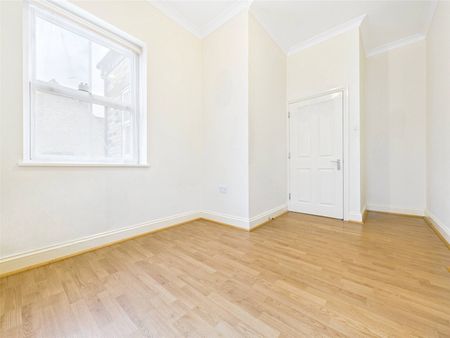 Queens Road, Hampton Hill, TW12 - Photo 3