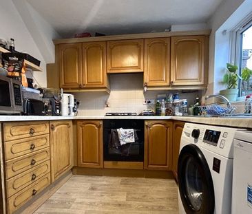 Rosemead, Littlehampton, BN17 3 bedroom end of terrace house to rent - Photo 2
