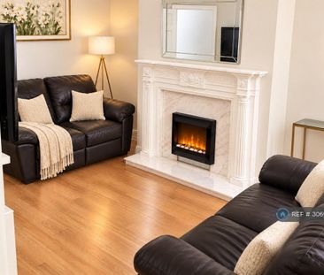 1 bedroom in a house share to rent - Photo 1