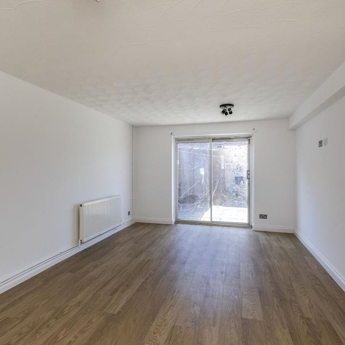 3 bedroom property to rent - Photo 1