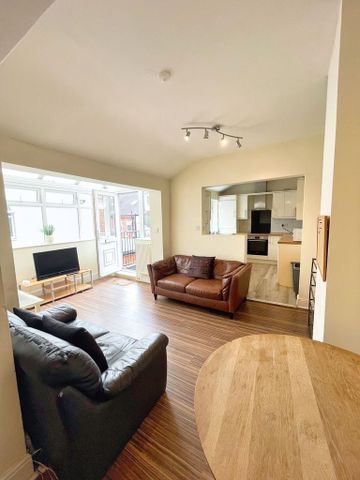 5 bedroom house share to rent - Photo 3