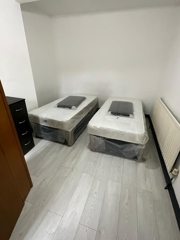 3 bedroom flat to rent - Photo 5