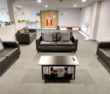 1 bedroom private hall to rent - Photo 1