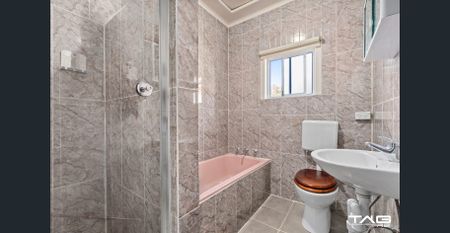 FAMILY HOME IN GREAT LOCATION - Photo 2