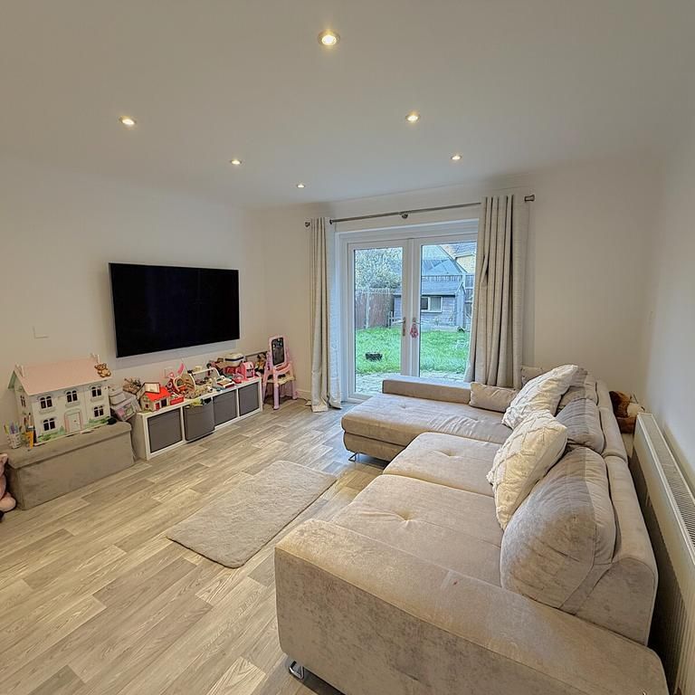 2 bedroom terraced house to rent - Photo 1