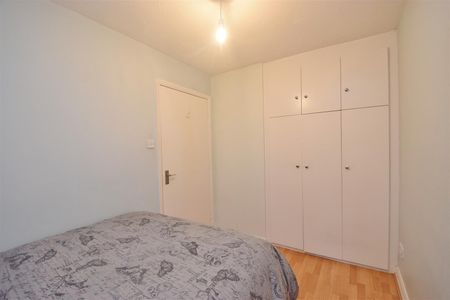 Flat To Let - Photo 2