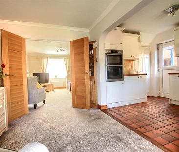 3 bedroom detached house to rent - Photo 5