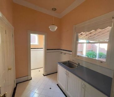 218 Eighth Avenue, Inglewood, WA 6052 - Photo 2