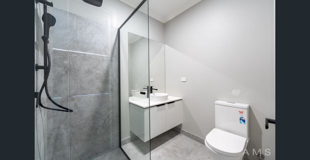 The Ideal Family Home !! - Photo 1