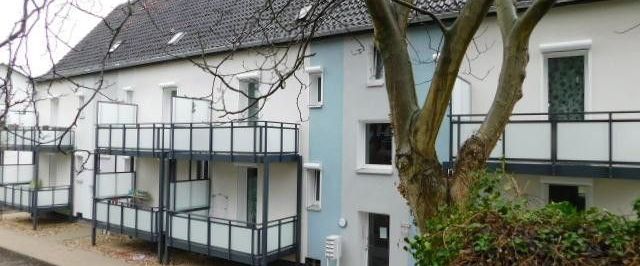 Neu renoviert im EG mit Balkon, gemütliche 2-R-Wohnung, ideal auch im Alter! - Photo 1