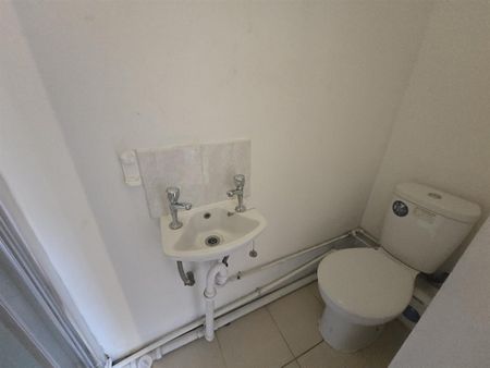 Elfrida Crescent, London SE6 - Photo 4
