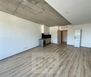 Pronájem bytu 1+kk 38 m2 - Fotografie 3