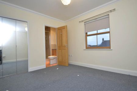 4 bedroom townhouse to rent - Photo 5