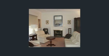 2/29 Victoria Avenue, Canterbury, Vic 3126 - Photo 2