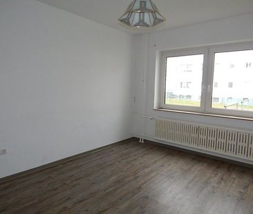 Wir machen es Ihnen bequem! Bezugsfertige renovierte 3-Zimmer-Wohnung - Photo 1