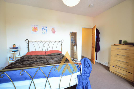 4 bedroom terraced house to rent - Photo 3