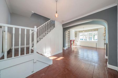 5 bedroom end of terrace house to rent - Photo 3