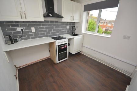 2 bedroom maisonette to rent - Photo 4