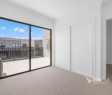 3 BEDROOM TOWNHOUSE at LINC Townhomes - Photo 2