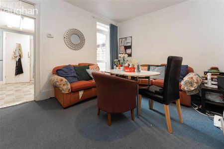 4 bedroom terraced house to rent - Photo 2