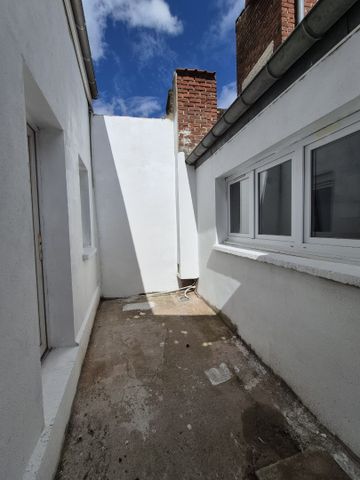 Location Appartement 4 pièces 127m² HARNES 62440 - Photo 4
