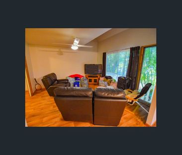 Idyllic Cottage, North end of Island in Peaceful, Private Setting. - Photo 5