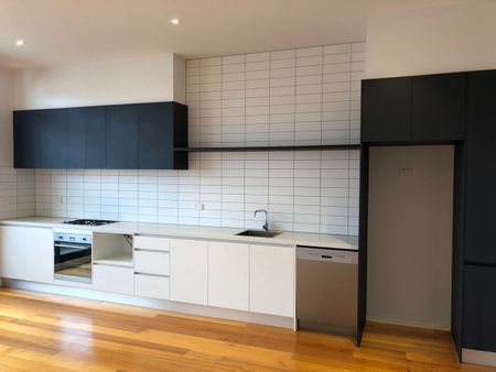 Live Larger On The CBD Fringe - Photo 5