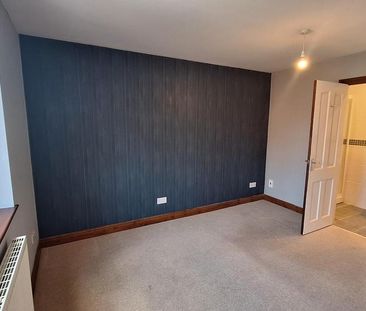 4 bedroom detached house to rent - Photo 4