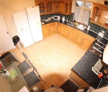 1 bedroom in a house share to rent - Photo 3